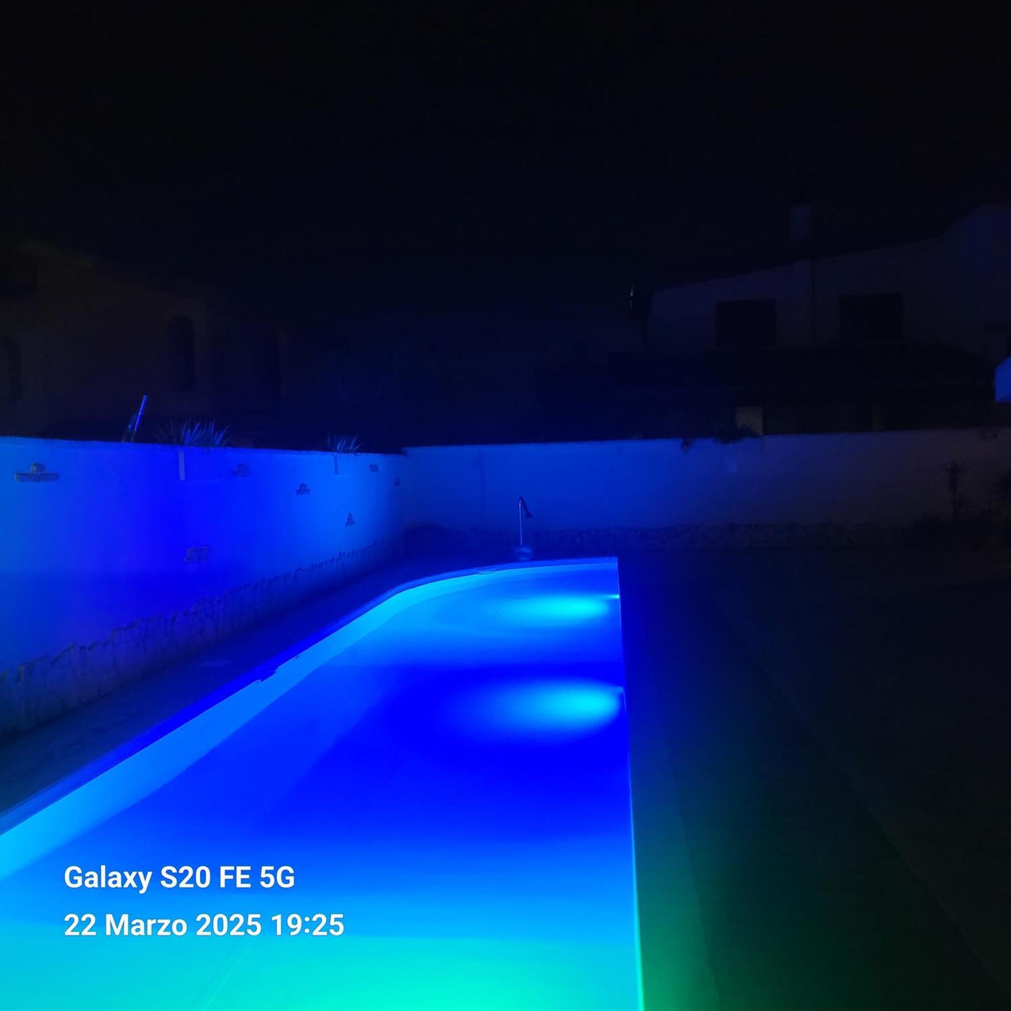 לינה וארוחת בוקר קאפוטרה Gentarrubia מראה חיצוני תמונה